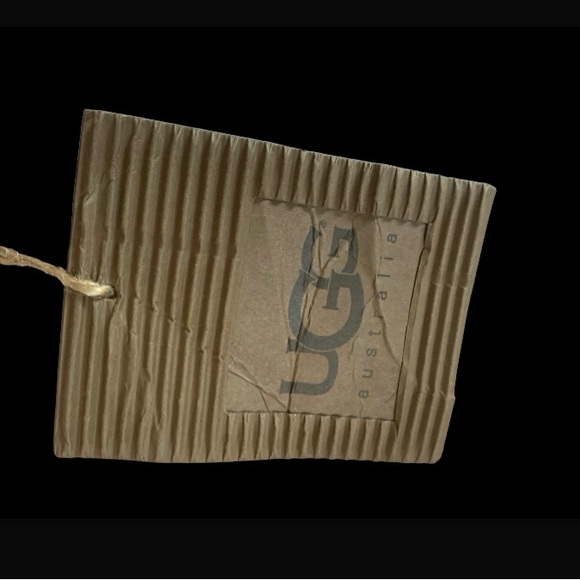 UGG baby pink leather shawl stole size medium - Picture 7 of 7